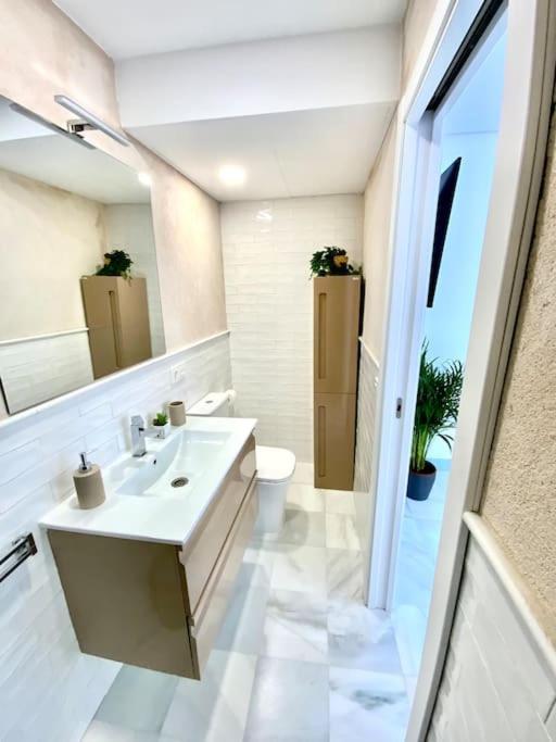 My Home In Triana, Luminoso Y Acogedor Apartamento Севилья Экстерьер фото